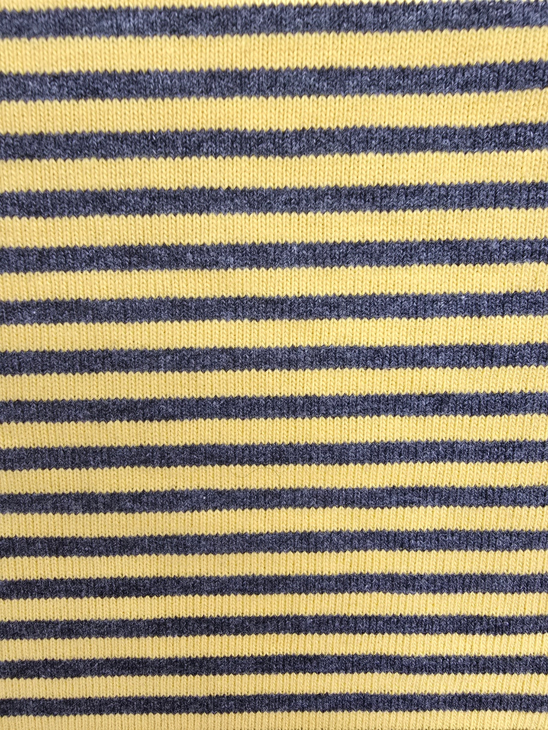 Strickstoff grau gelb gestreift