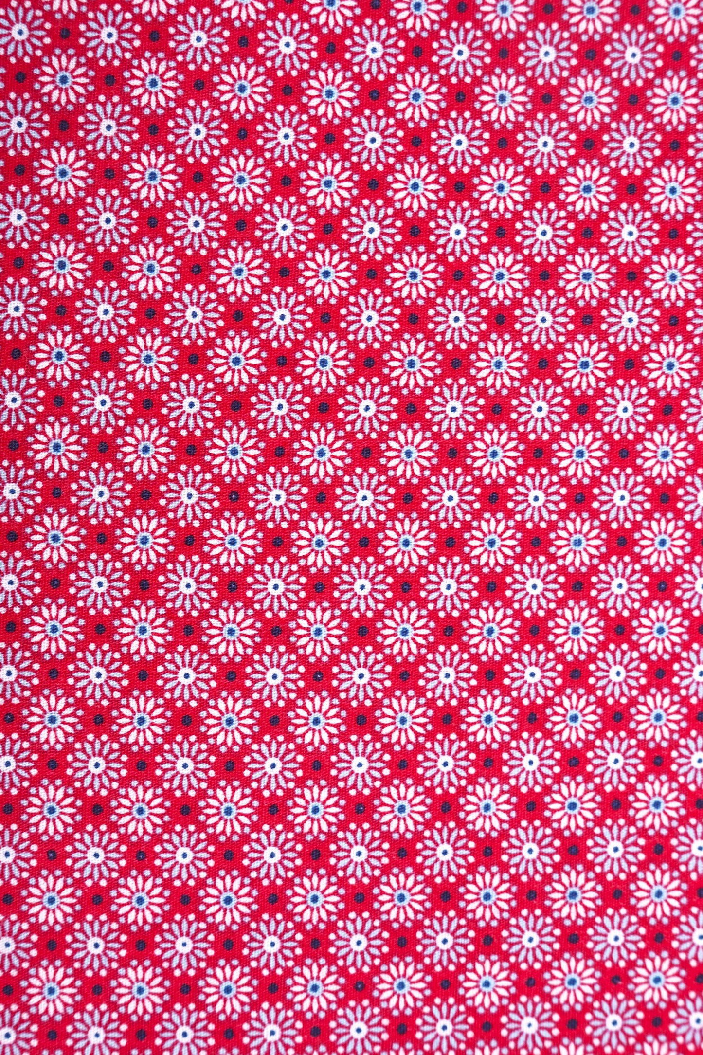 Baumwolle rote Blumen mit Punkten