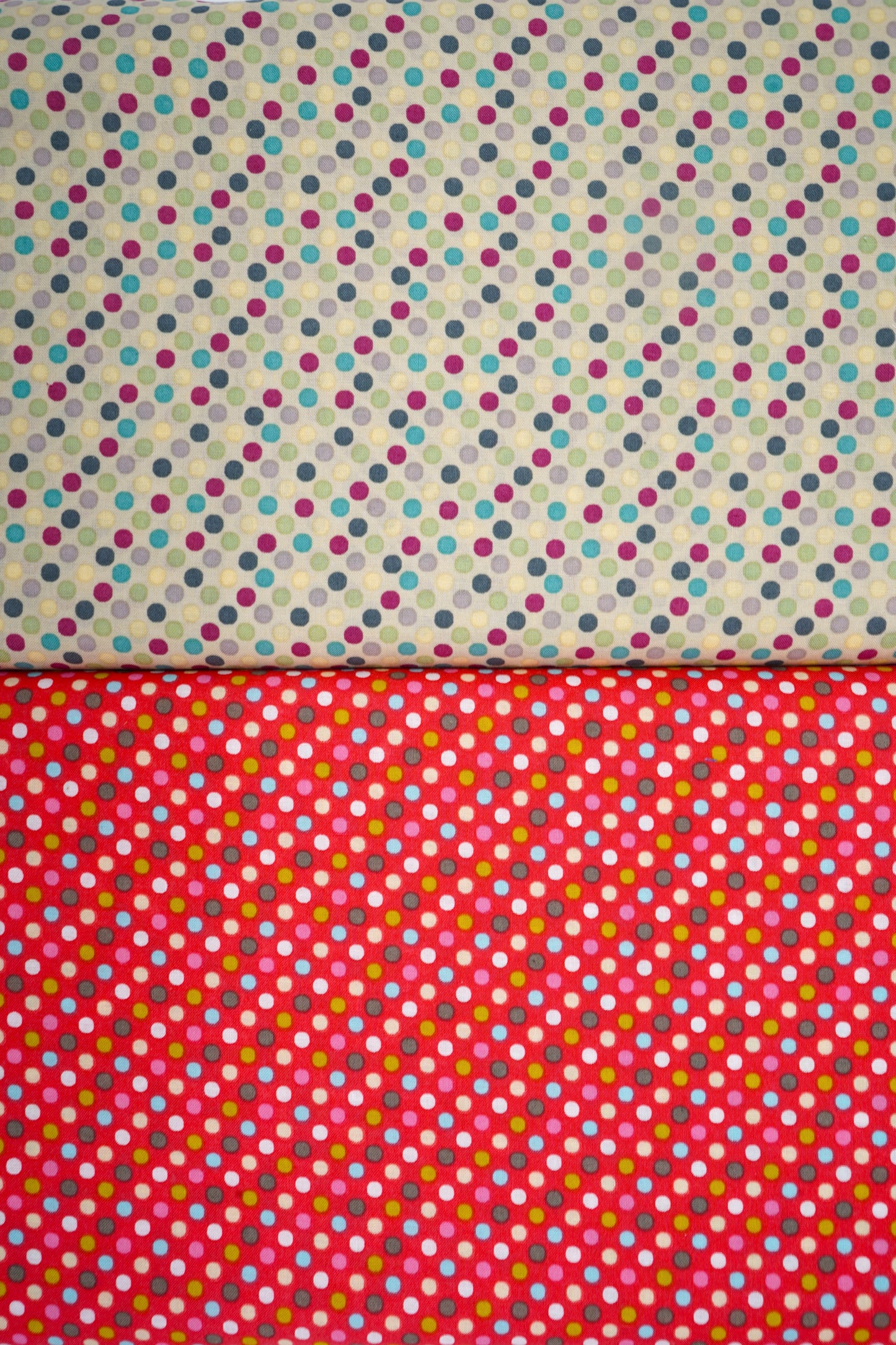 Baumwolle bunte Punkte in 2 versch. Farben