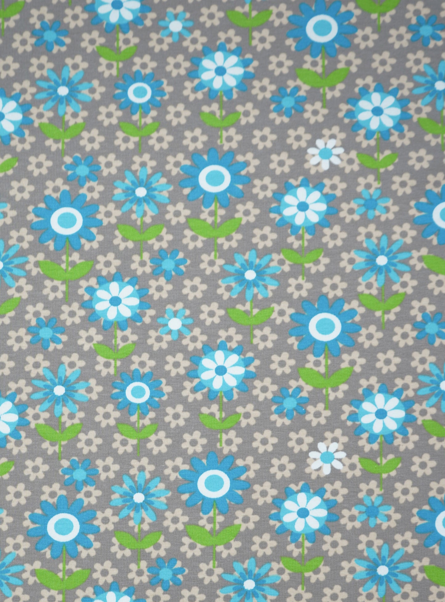 Jersey grau mit blauen Blumen