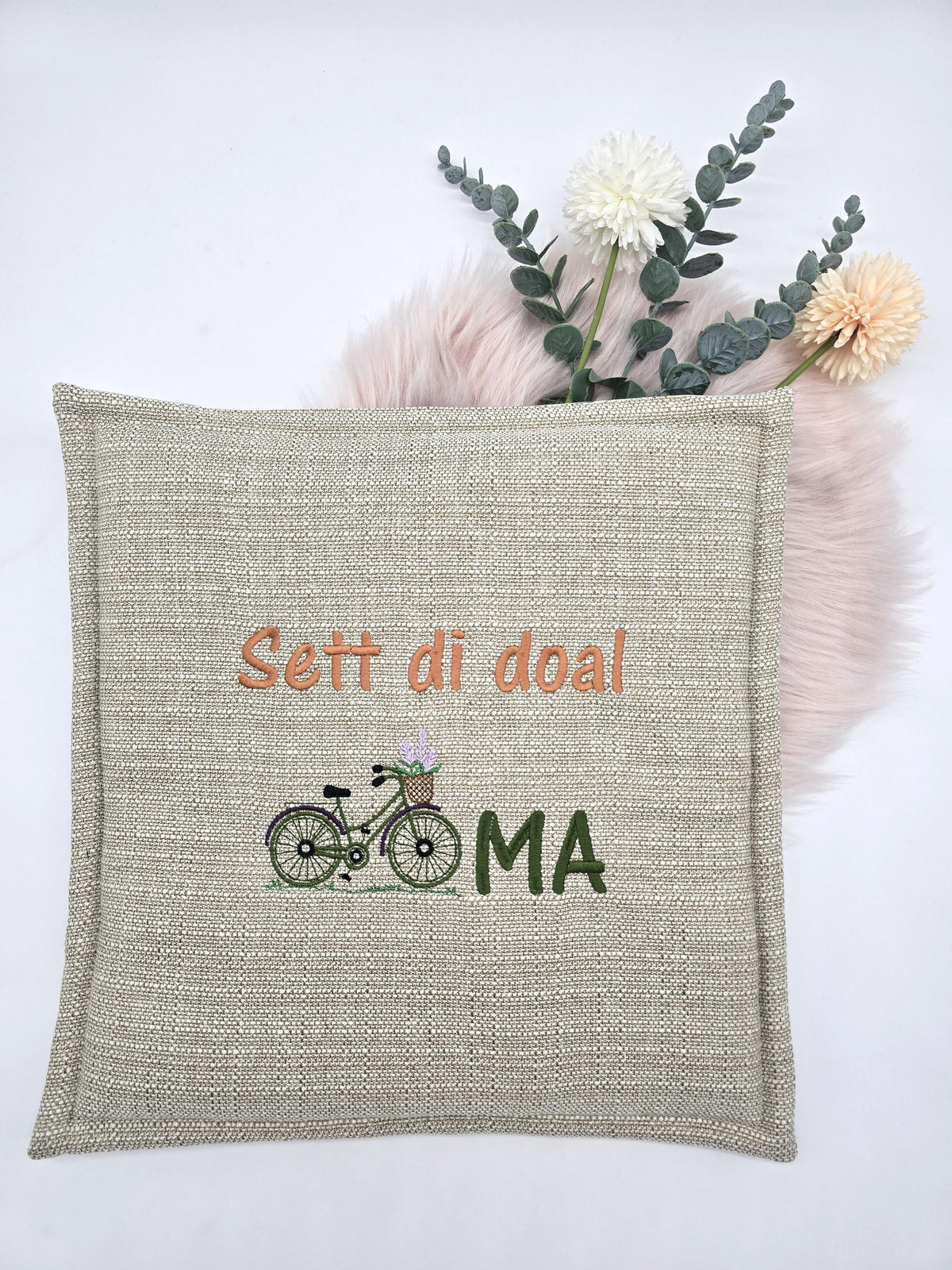 Fahrrad-/Outdoorkissen bestickt mit Wunschtext "Fahrrad Oma"