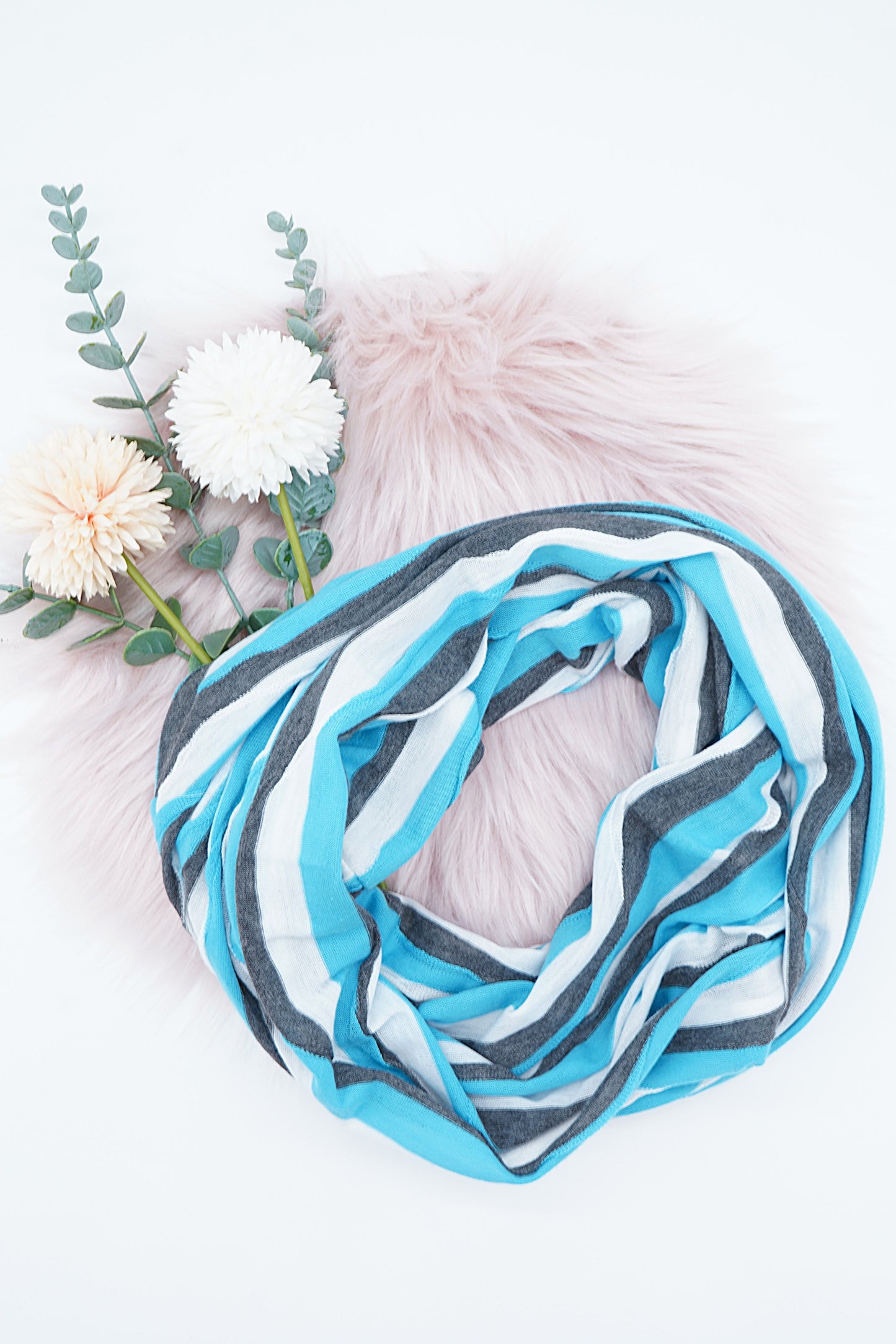 Loop-Schal Motive in versch. Farben