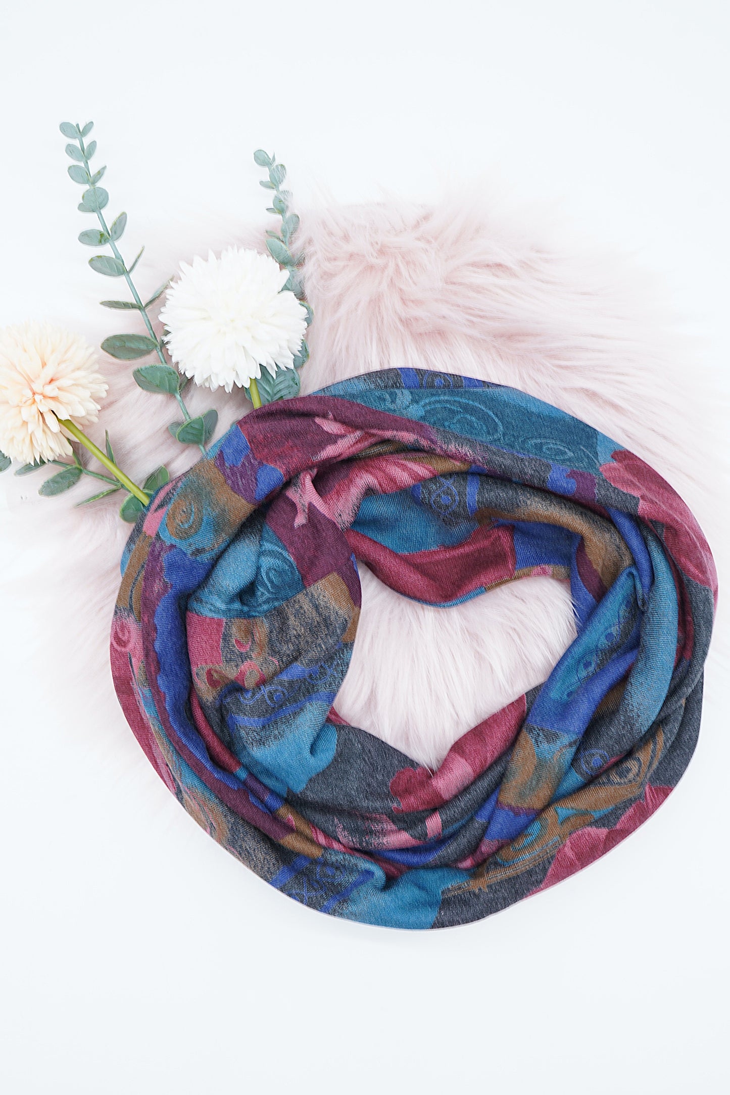 Loop-Schal Motive in versch. Farben
